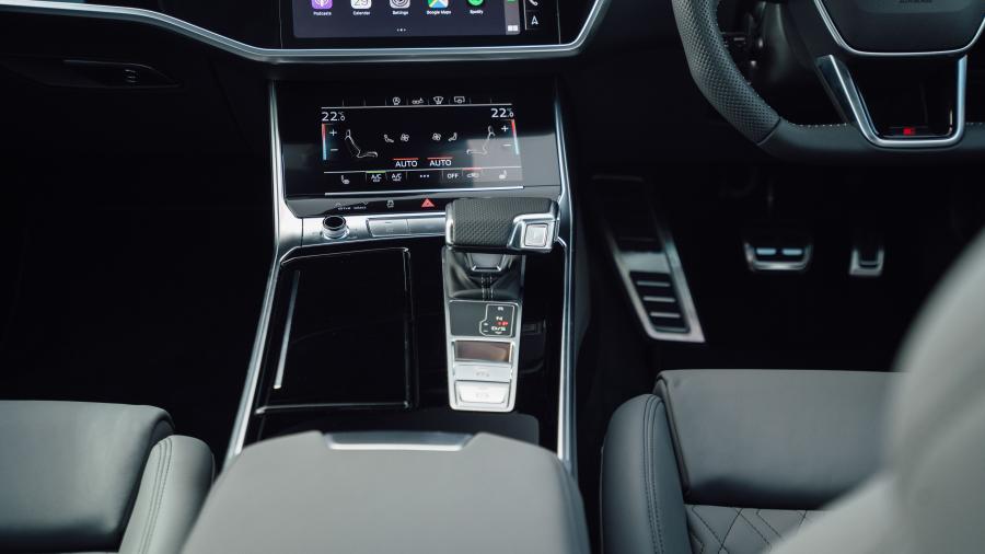 Детали интерьера Audi S6 Sedan TFSI (C8) 2020 года  (AU) (фото 30 из 35)